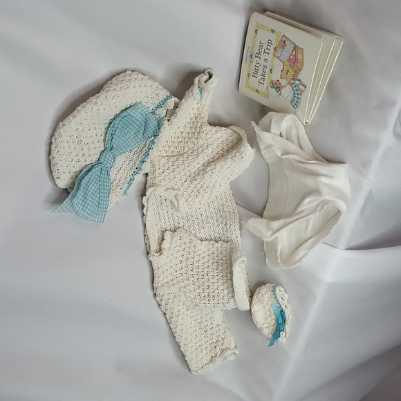Bitty Baby Knit Crochet Set 1995 Bitty Bear Takes Trip Book Hats Diaper - Picture 1 of 11